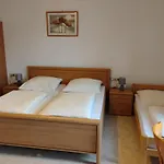 Kremer Hostel