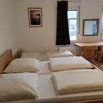 Hostel Kremer *