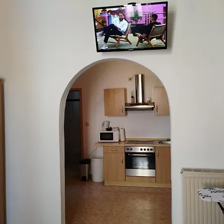 Kremer Hostel *